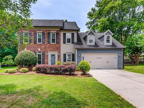 4405 Barndale Ct, Jamestown, NC 27282