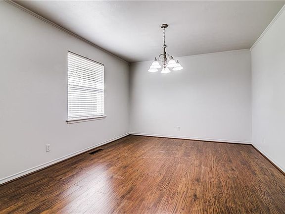 4th image of 202 Thompson Dr