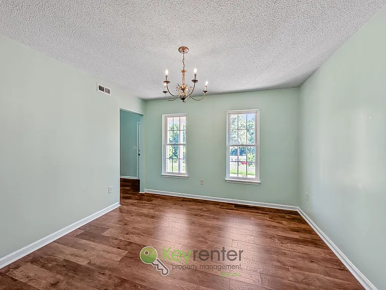 166 Chastain Rd — Photo 9