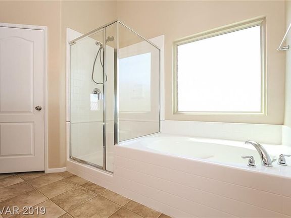4th image of 4957 Blue Rose St