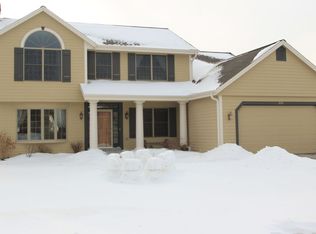 2131 Deer Path, Waukesha, WI 53189