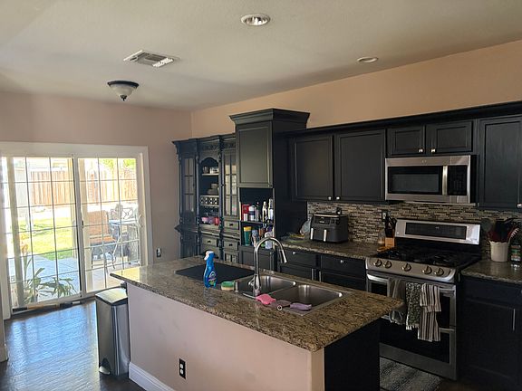3rd image of 8408 Zinnia Way