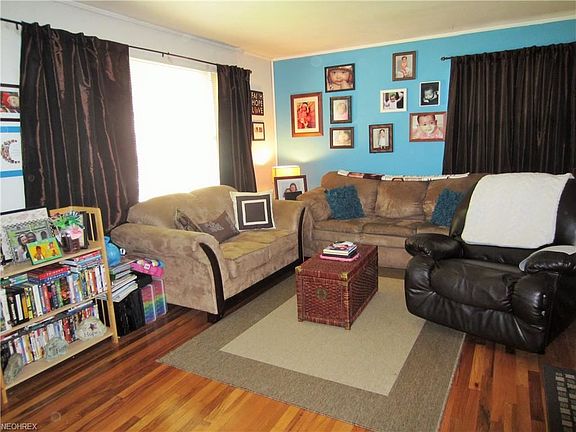3rd image of 323 Olive St