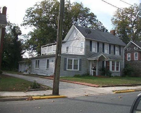1st image of 104 Carvel Ave