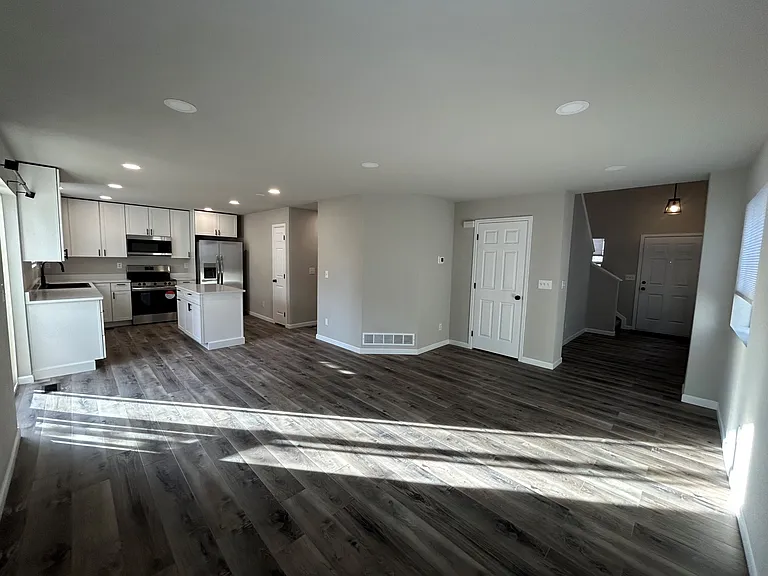 1651 Prairie Hill Dr #B — Photo 1