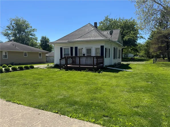 518 S Park St, Gifford, IL 61847