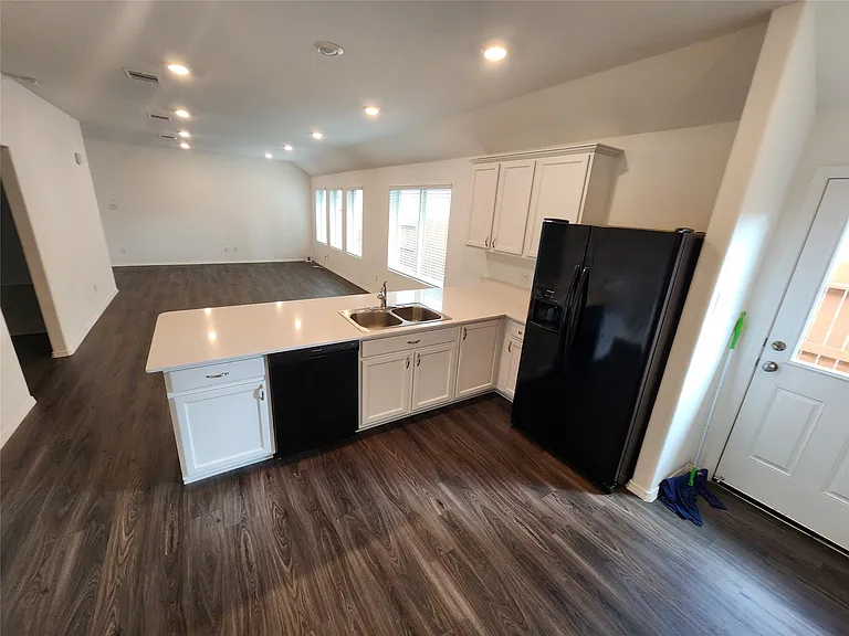 18419 Cobalt Cove Ln — Photo 31
