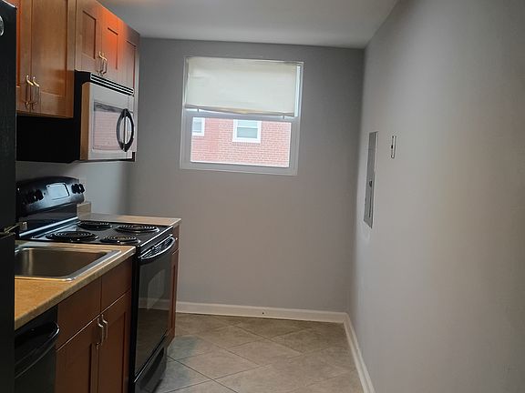 3rd image of 7701 Gilbert St Floor 2