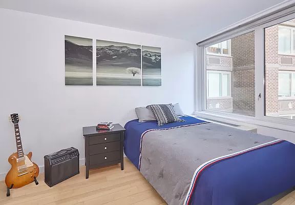 4th image of 322 W 57th St APT 26R