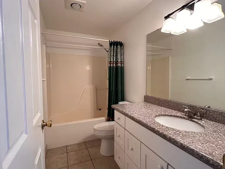 1160 Monroe Ave NE #D6 — Photo 14