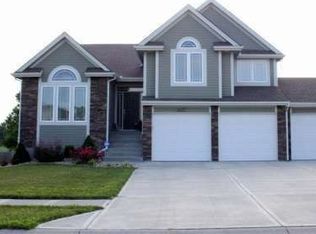 14627 Green Castle St, Smithville, MO 64089