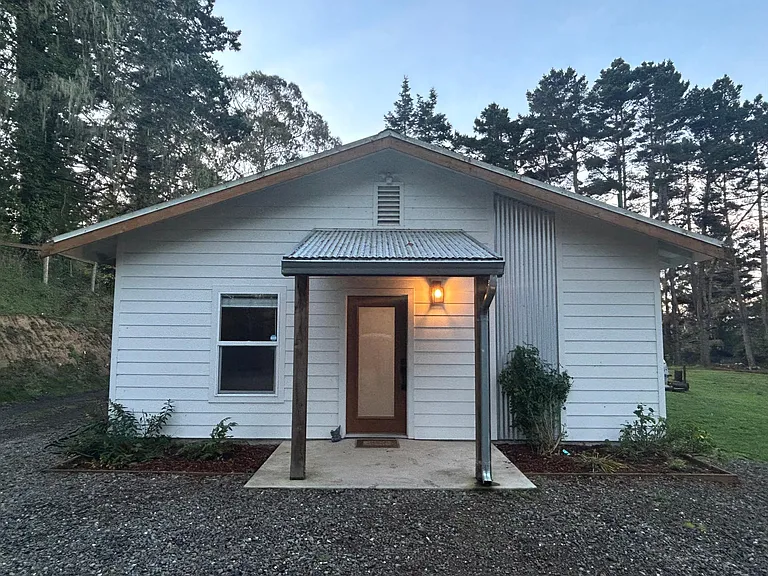 1381 Sydni Ct — Photo 2