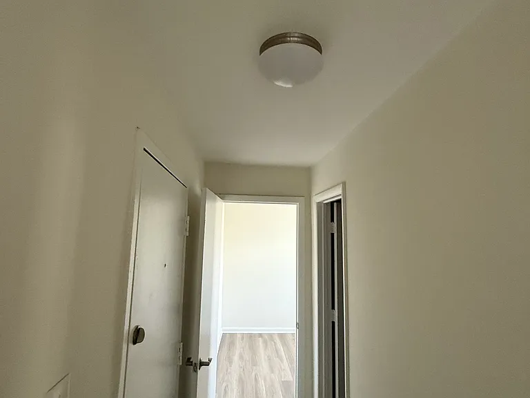 660 Kenyon St NW #7 — Photo 8