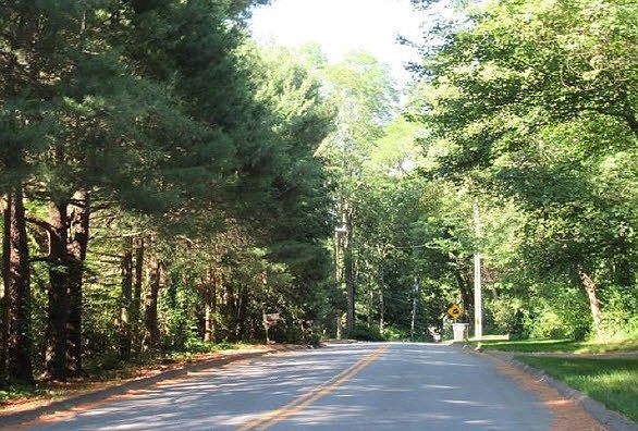 2nd image of 647 Breakneck Hill Rd