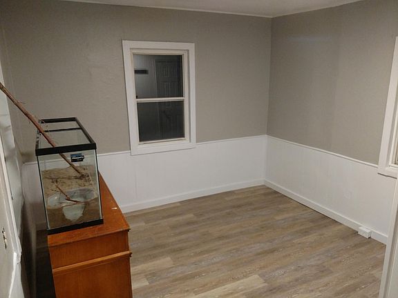 5th image of 105 E Dunn St