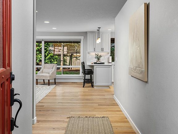 5th image of 6015 SW Glenbrook Rd