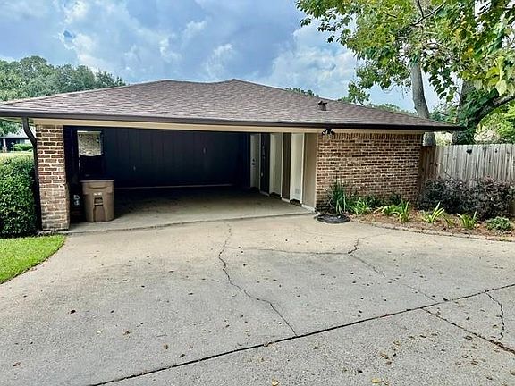 3rd image of 503 Highland Woods Dr W