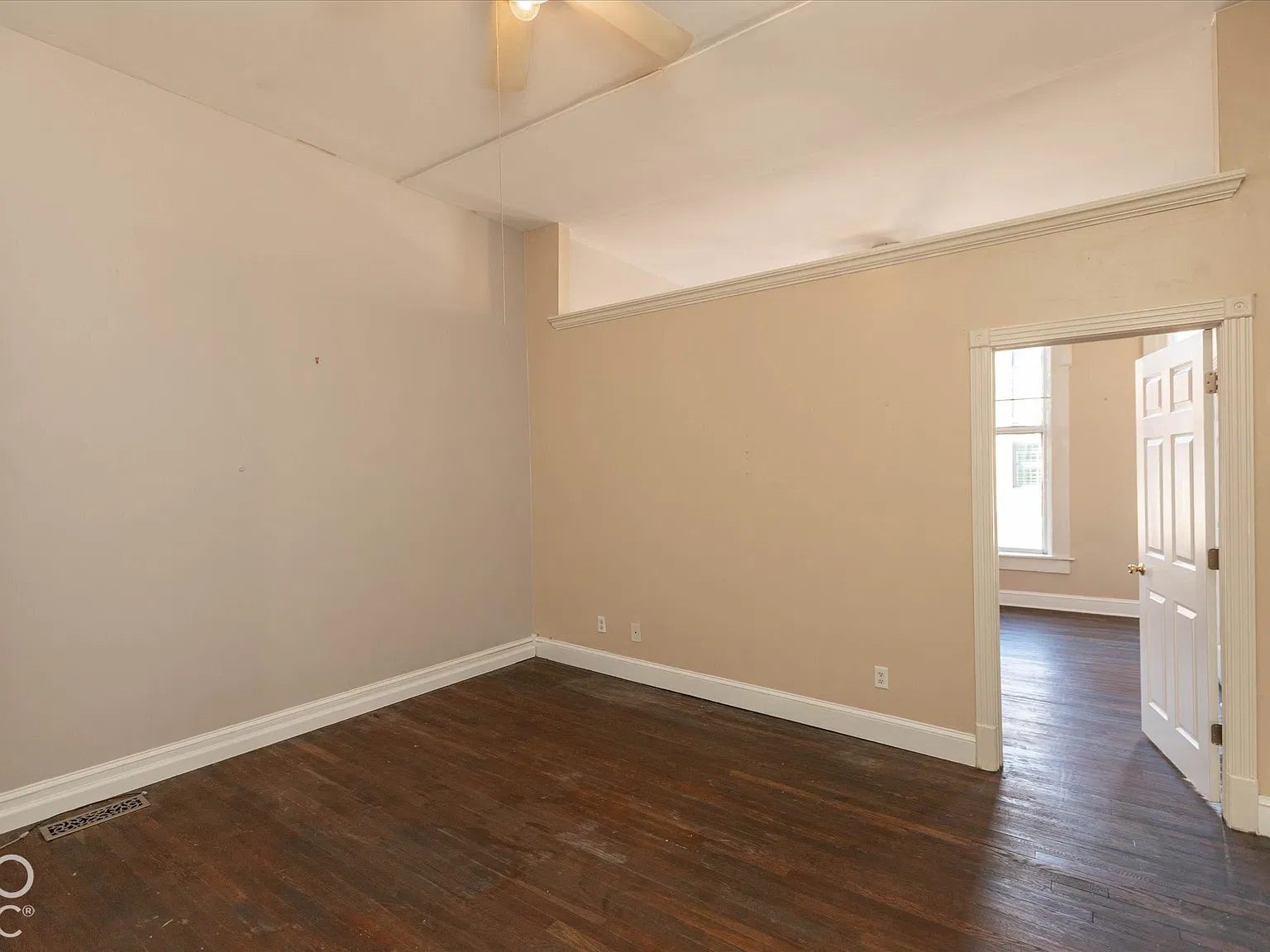 1 bed, 1.0 bath, 570 sqft, $1,350 — Photo 3
