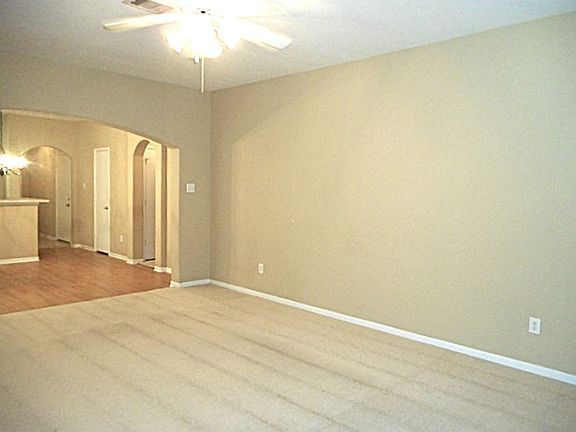 5th image of 11207 Hemington Dr