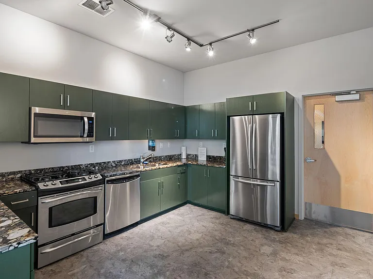 215 10th Ave S #632 — Photo 39