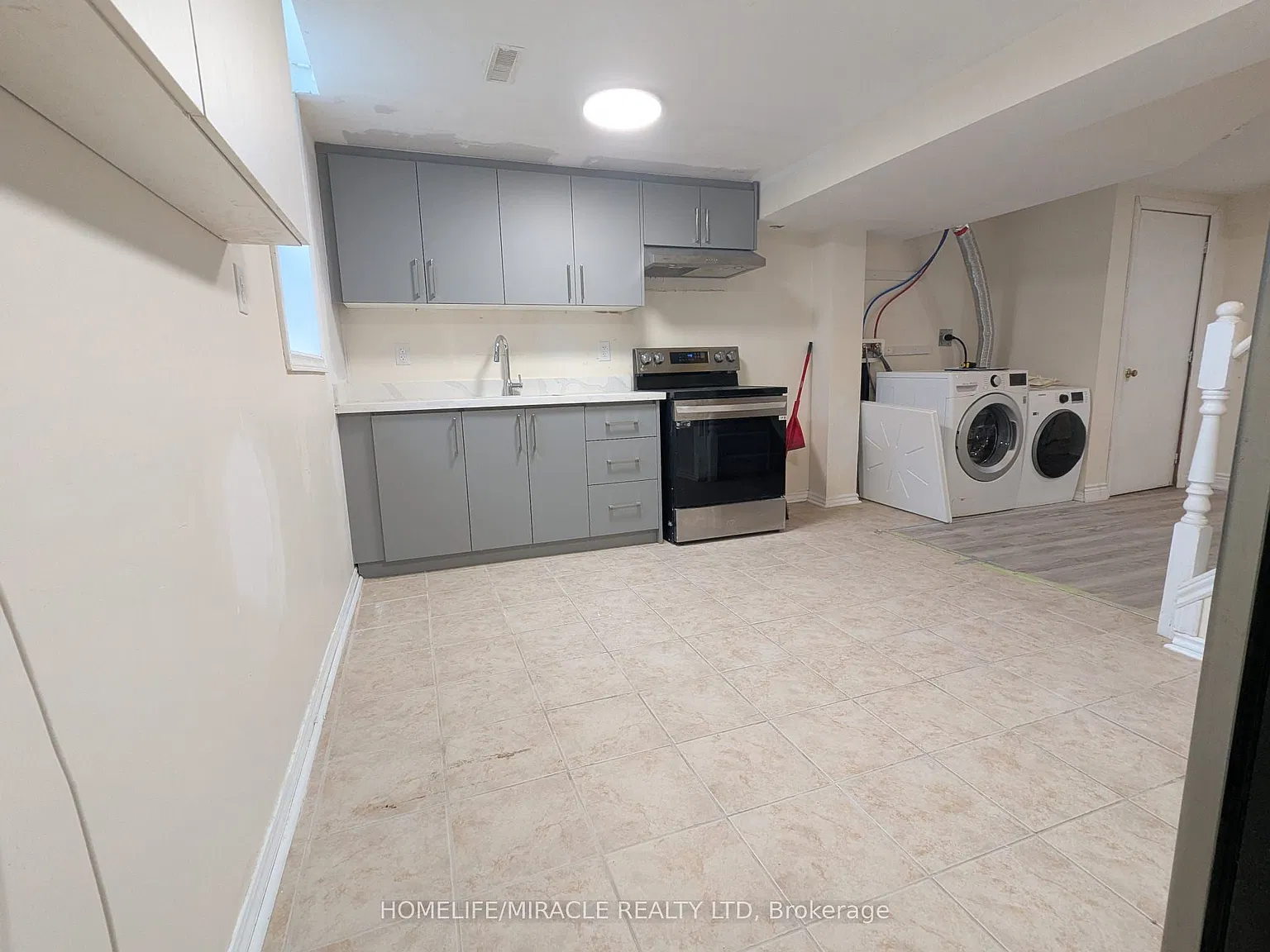 3 bed, $2,100 — Photo 4