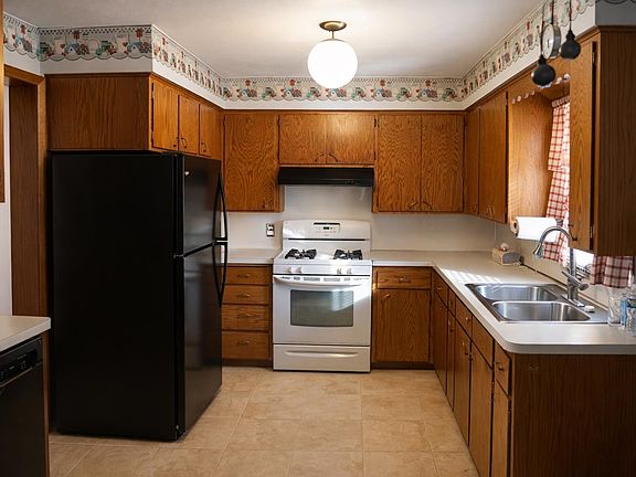 3rd image of 731 W Elsie St