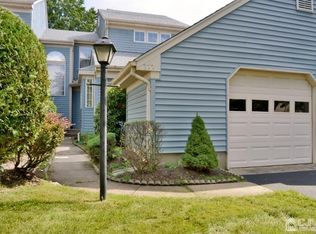 36 Canterbury Dr #B, Monroe Township, NJ 08831