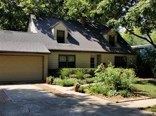 6108 Robinson St, Overland Park, KS 66202