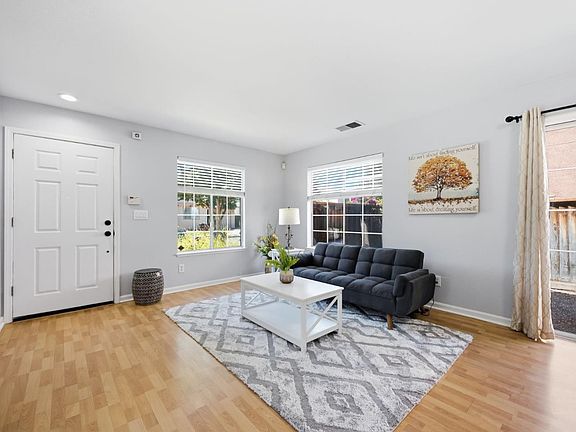 4th image of 1576 Hermocilla Way