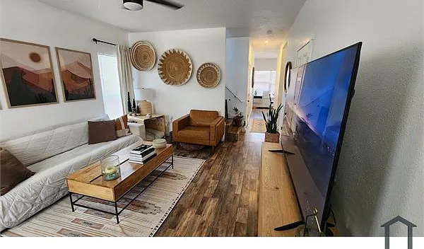 1021 Edith Blvd NE — Photo 10