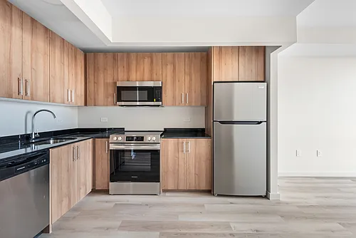 1333 Broadway #1302 Photo 1