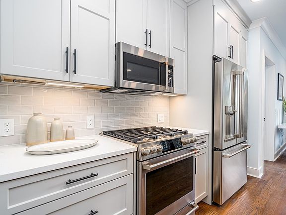3rd image of 139 Sherman Pl #303