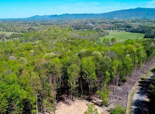 Under The Sun Rd, Cosby, TN 37722