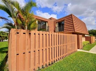 2588 Lakeview Ct, Cooper City, FL 33026