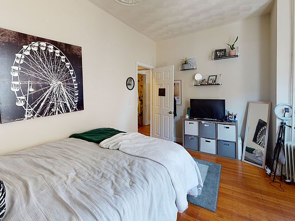 4th image of 27 Falcon St #2