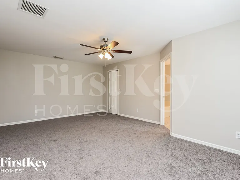 120 SE 46th St — Photo 7