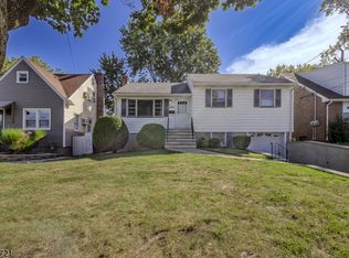 2217 Vauxhall Rd, Union, NJ 07083