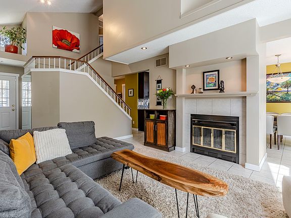 4th image of 51 Dayton Cres