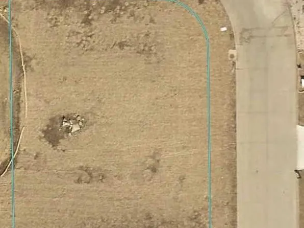 4128 Shocker Rd, Cedar Falls, IA 50613