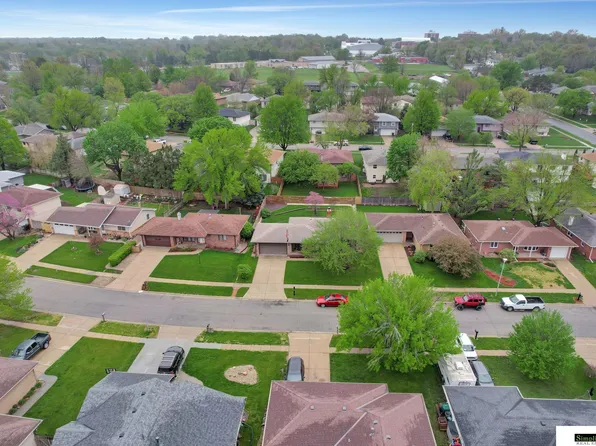 5227 Melrose Ave, Lincoln, NE 68506