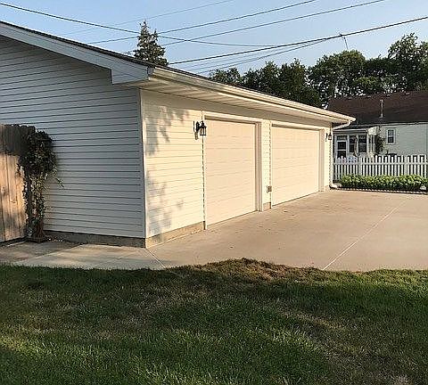 3.5 car garage