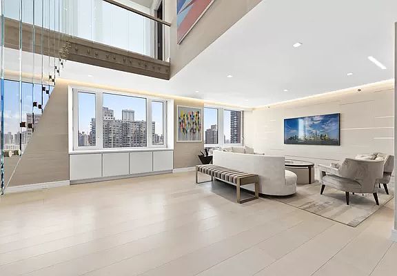 4th image of 300 E 77th St APT 27B