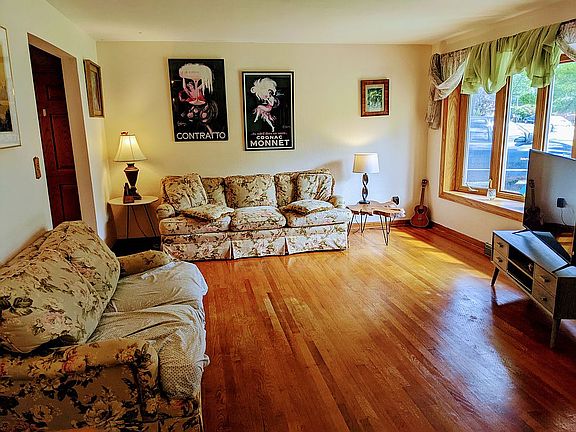 Front Living Room Oak Floors