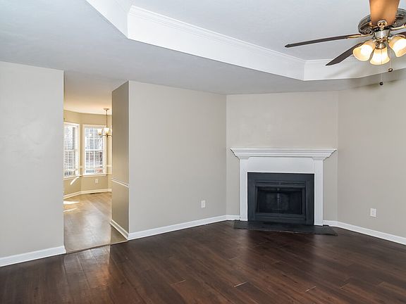 3rd image of 610 Eastlake Cv