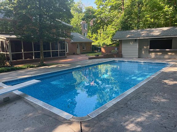 2nd image of 3515 Edgewood Cir NW