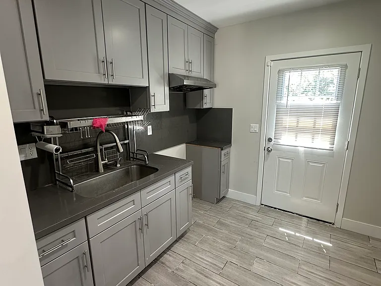 2523 N Luder Ave — Photo 2