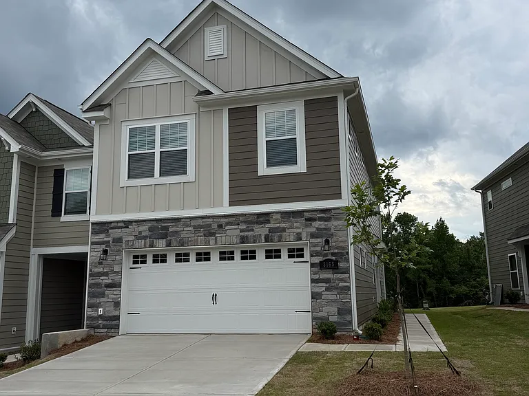 3165 Lilac Grove Dr — Photo 1