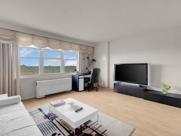 2625 Park Avenue #7R, Bridgeport, CT 06604