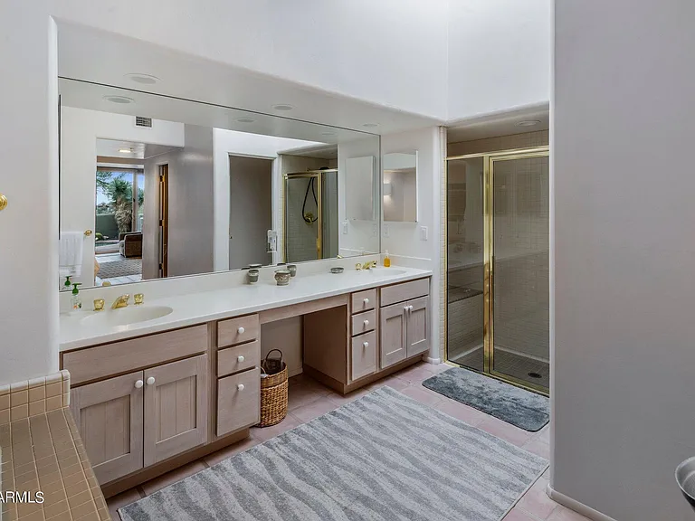 10111 E Graythorn Dr — Photo 10