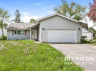 269 E Grove Ave, Hampshire, IL